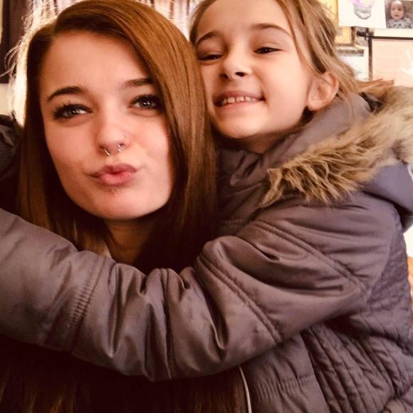 Meet your Posher, Atahli - Picture 1 of 1